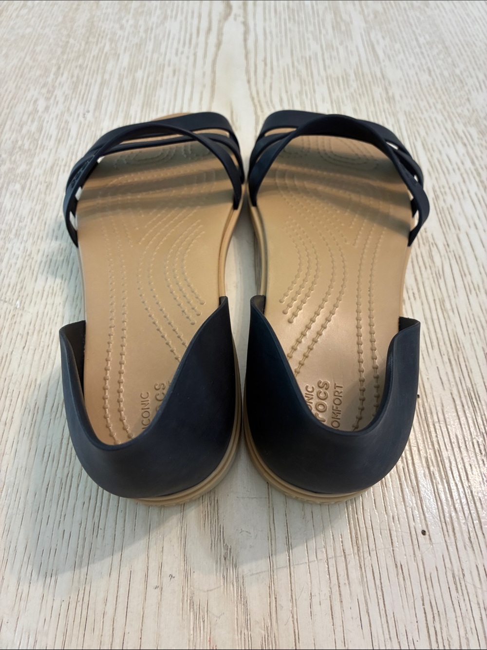 Womenâs Crocs Tulum Open Flats Sandal Shoes (Black/Tan) - Picture 4 of 14